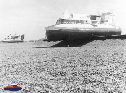SRN5 with the IHTU -   (submitted by The <a href='http://www.hovercraft-museum.org/' target='_blank'>Hovercraft Museum Trust</a>).